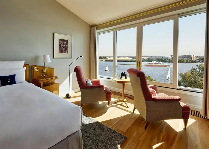 Hotel Louis C Jacob, Hamburg, Autograph Collection 5*