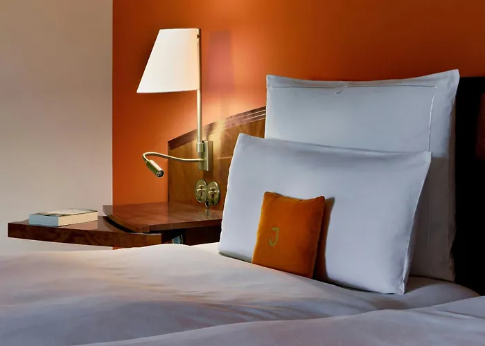 Louis C Jacob, Hamburg, Autograph Collection Hotel